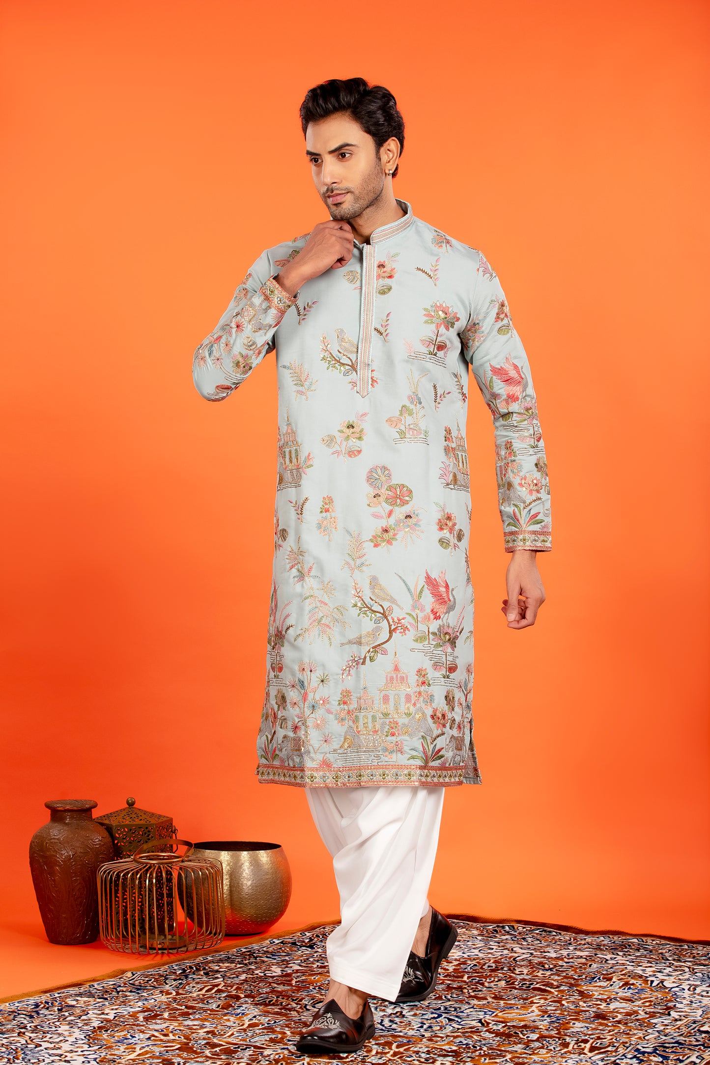 Nivaan – Embroidered Heritage Scene Kurta with Patiala